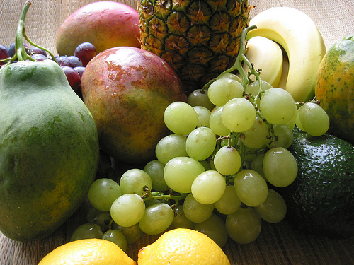 Insira na sua dieta frutas e verduras para evitar o aparecimento de refluxo gástrico 
