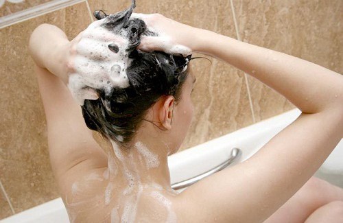  É ruim lavar o cabelo todos os dias?