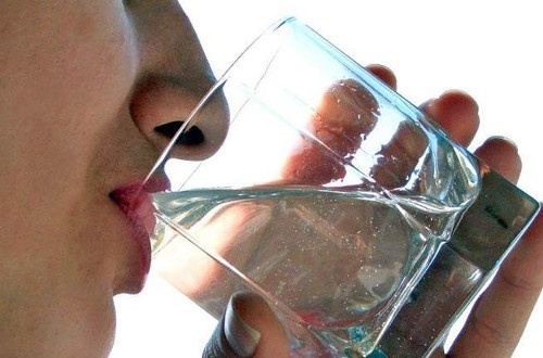 13 Problemas causados por não beber água suficiente
