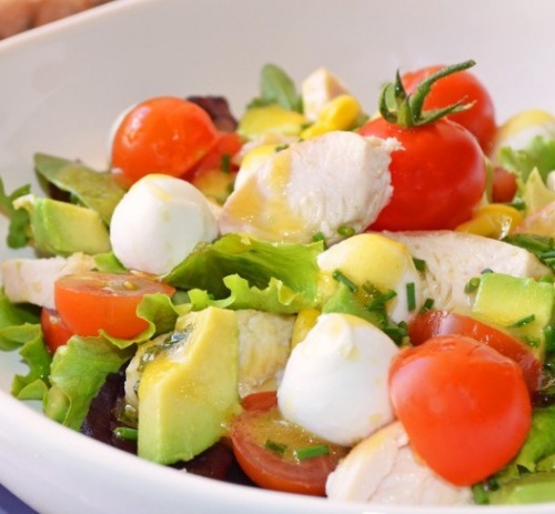 Salada deliciosa para desinchar o abdômen e depurar o organismo