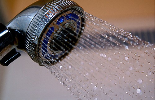 10 motivos para tomar banho com água fria